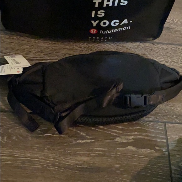 NWT lululemon All Hours Belt Bag - Picture 5 of 14